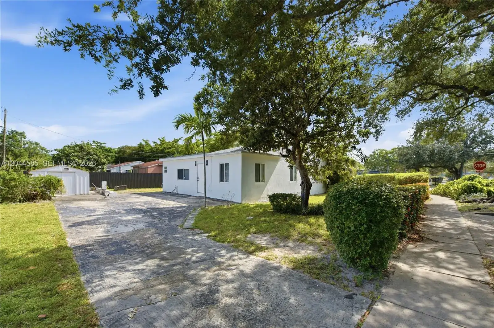 12475 NW 10th Ave, North Miami FL 33168 photo 3