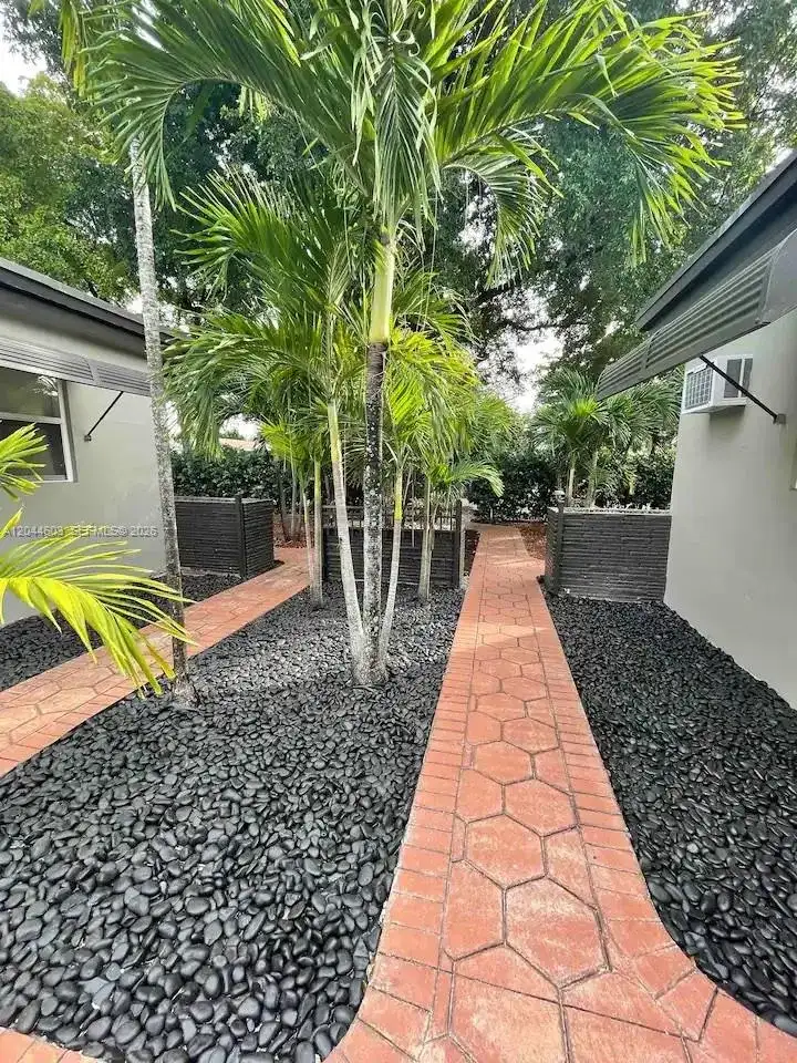 1925 Dewey St, Hollywood FL 33020 photo 3