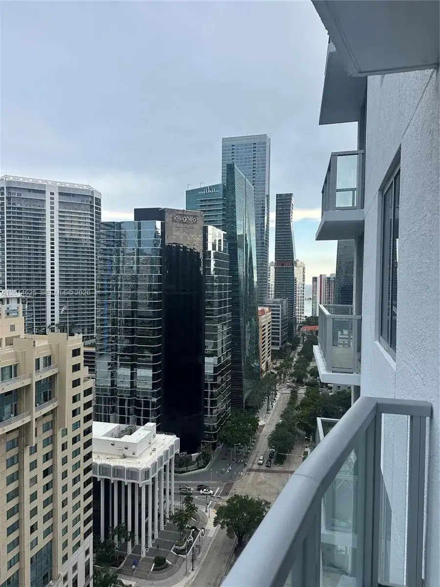 1060 Brickell Ave # 2505, Miami FL 33131 photo 2