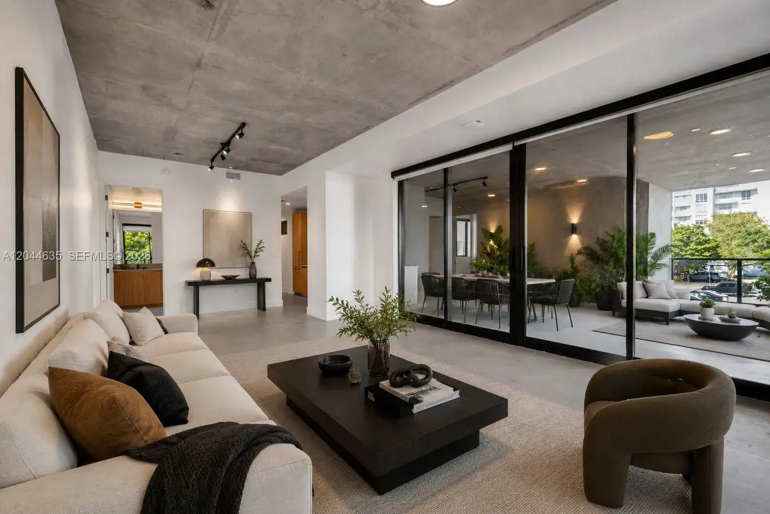 91 NW 27th St # 101, Miami FL 33127 photo 2