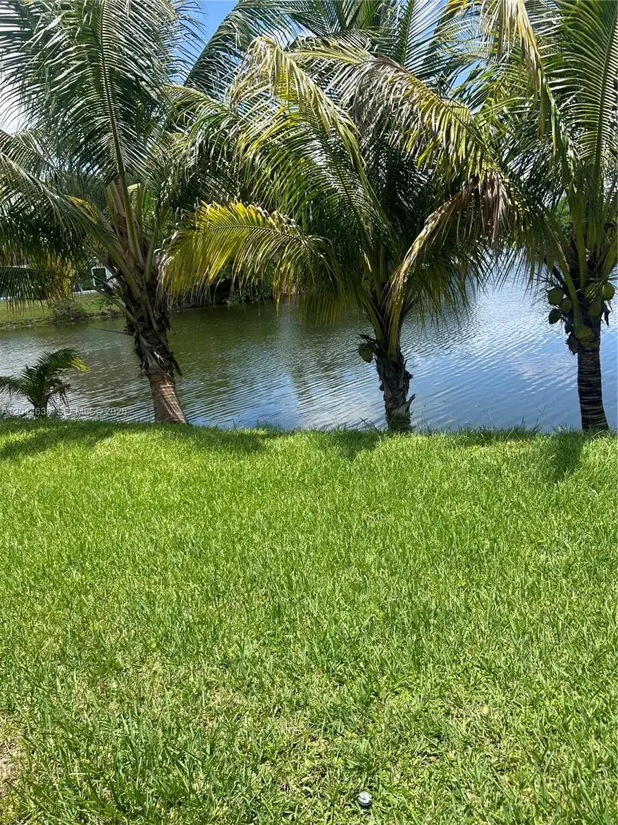2730 Cypress Ave, Miramar FL 33025 photo 3