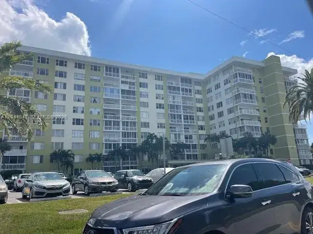4400 Hillcrest Dr # 701B, Hollywood FL 33021 photo 2