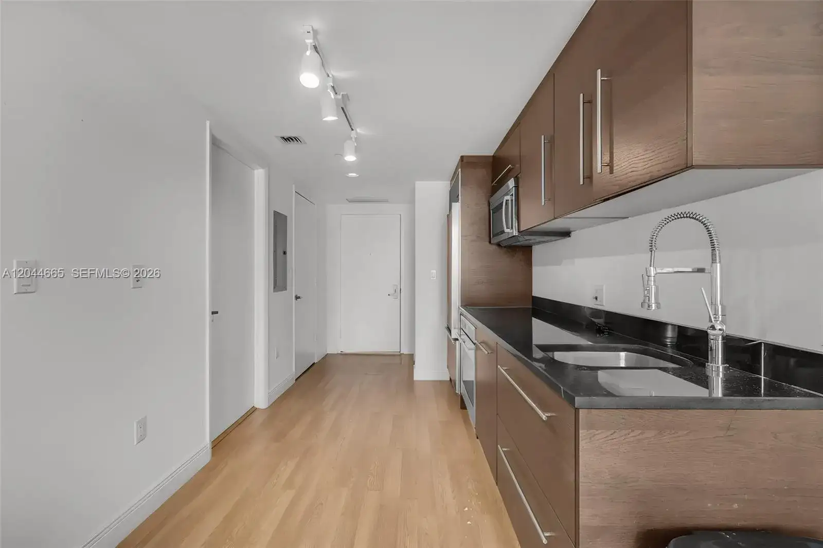 475 Brickell Ave # 2508, Miami FL 33131 photo 2