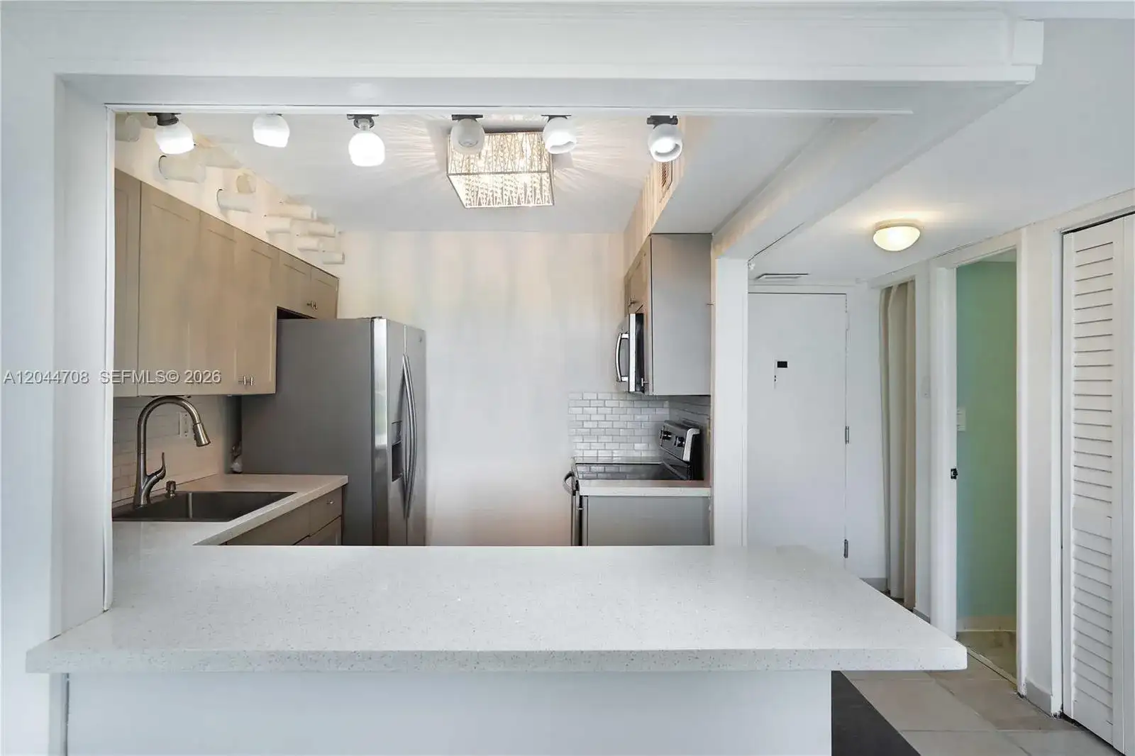 6900 Bay Dr # 3H, Miami Beach FL 33141 photo 2
