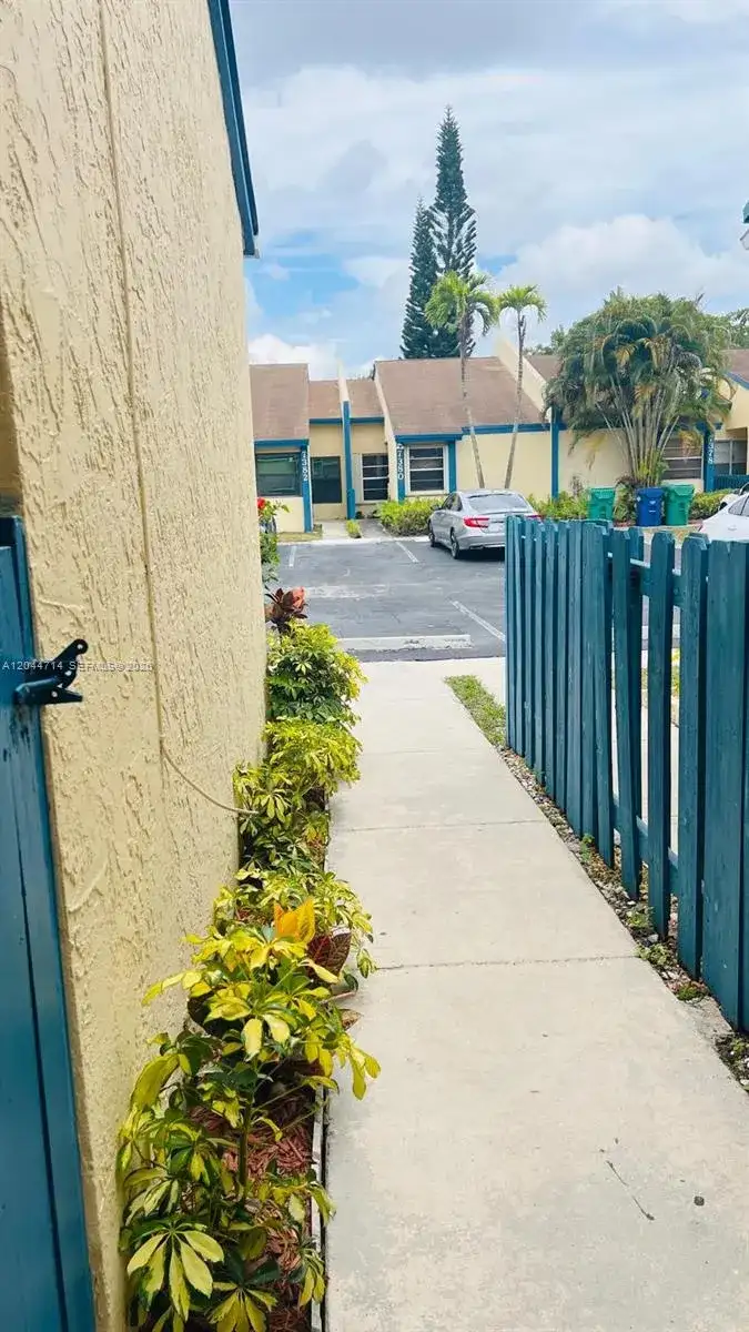 7394 NW 34th St, Lauderhill FL 33319 photo 3