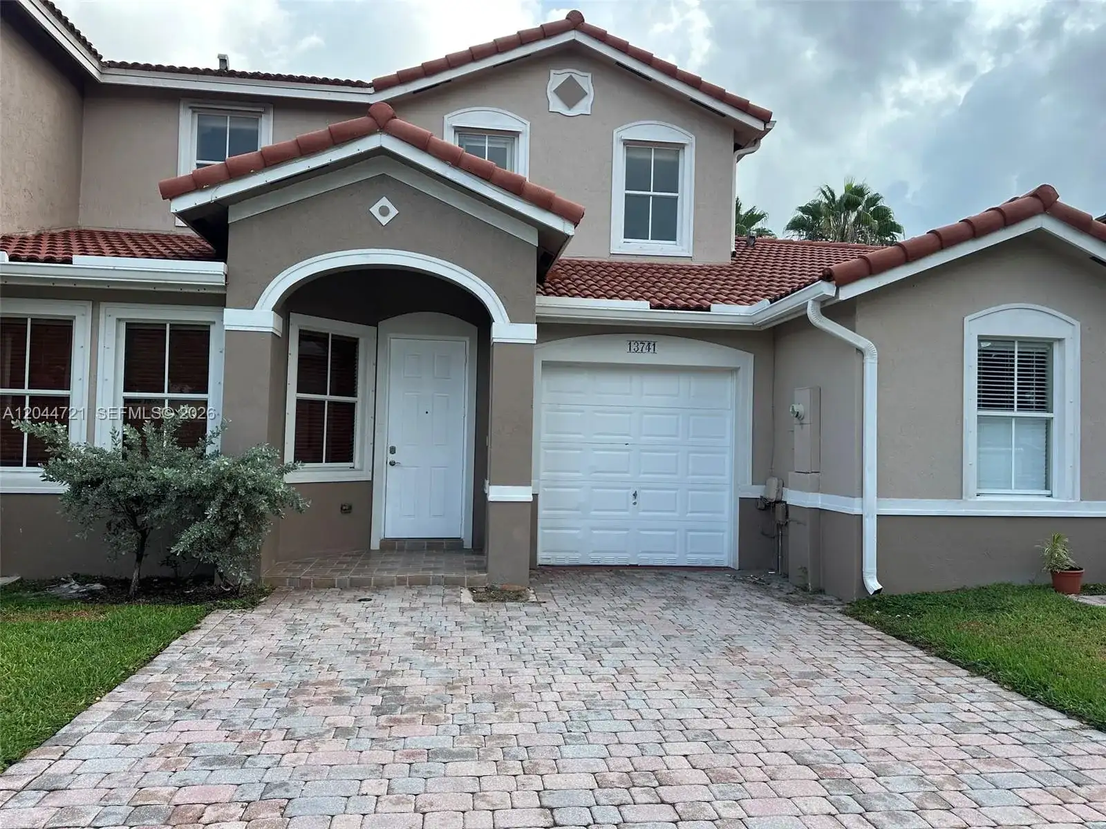 13741 SW 274th Ter, Homestead FL 33032 photo 2