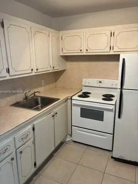 306 Norwich M # 306, West Palm Beach FL 33417 photo 3