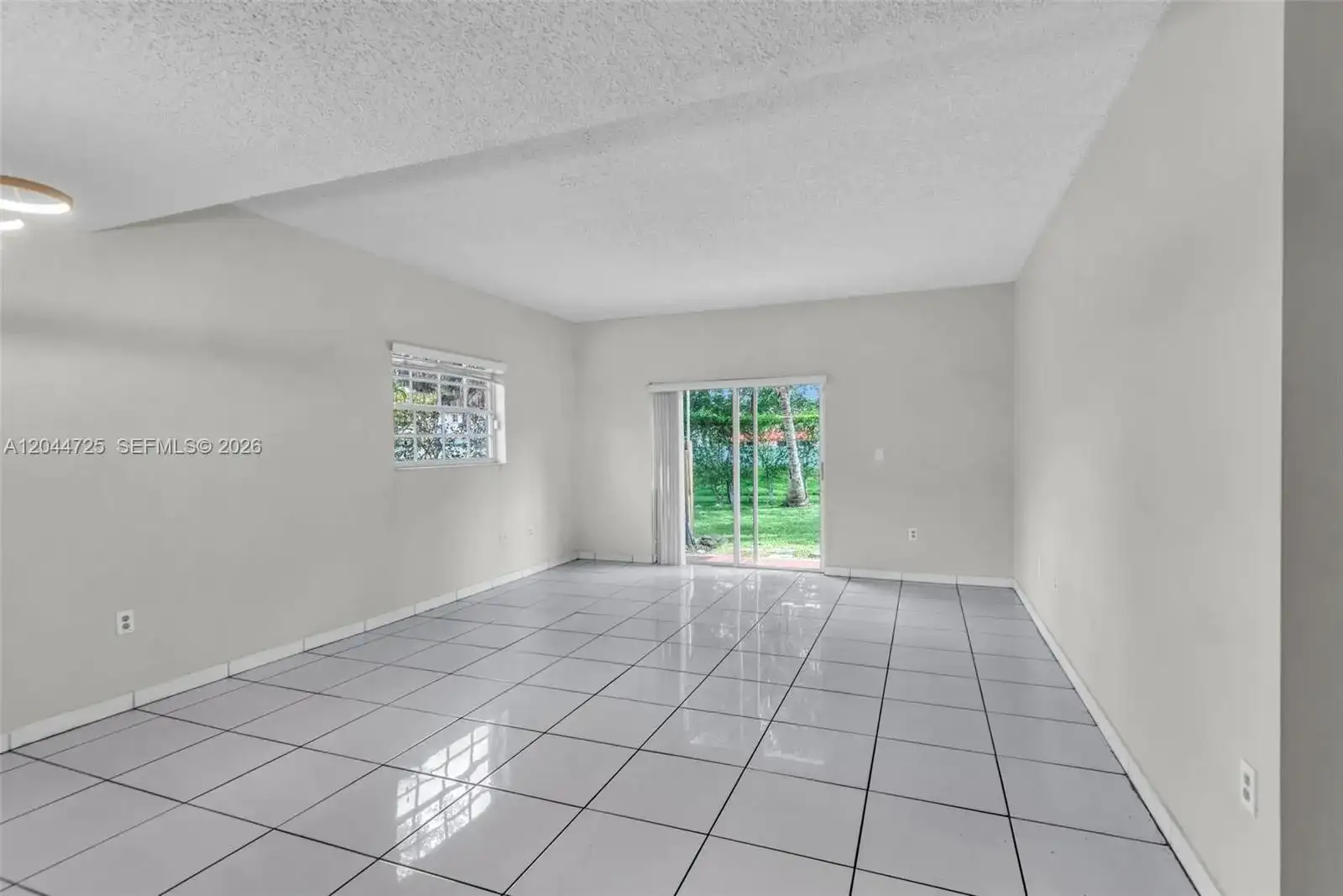 10018 Hammocks Blvd # 5, Miami FL 33196 photo 3