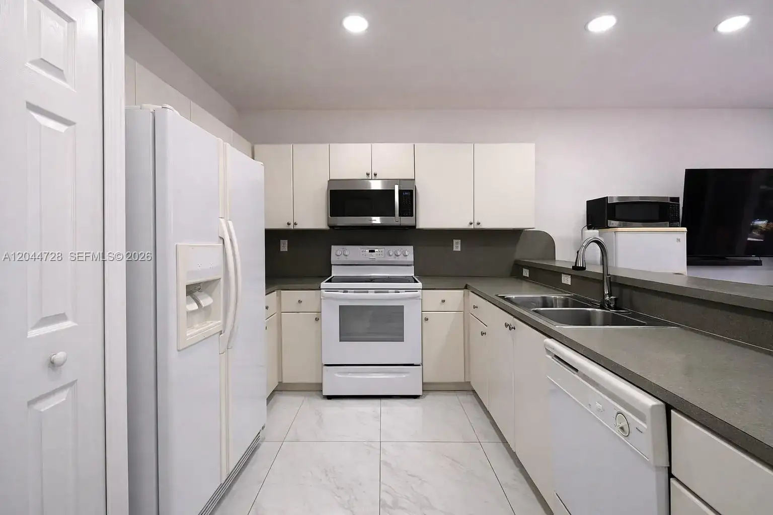 9133 SW 152nd Path, Miami FL 33196 photo 3