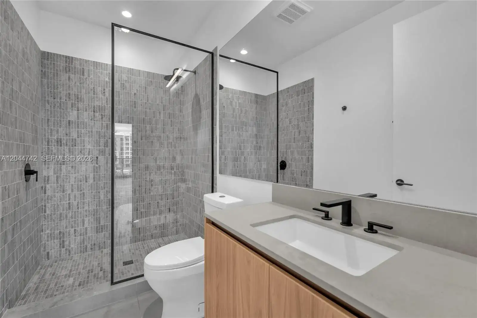 91 NW 27th St # 201, Miami FL 33127 photo 5
