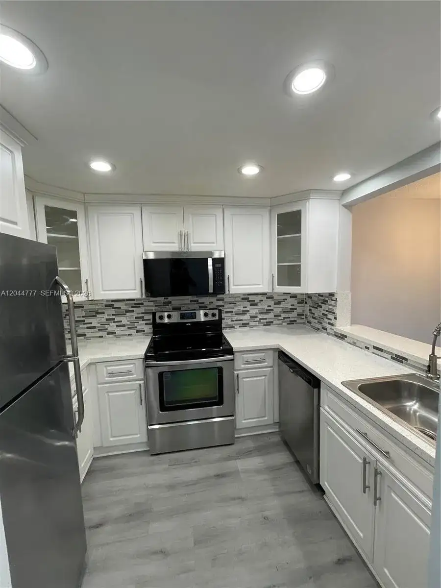 13685 NE 10th Ave # 301, North Miami FL 33161 photo 4