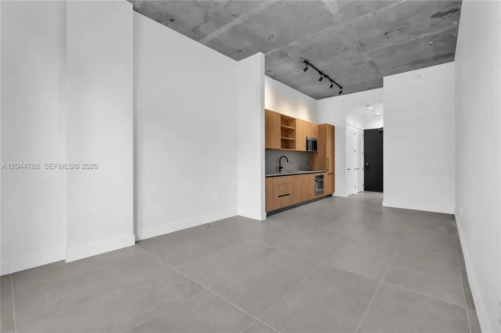 91 NW 27th St # 203, Miami FL 33127 photo 2