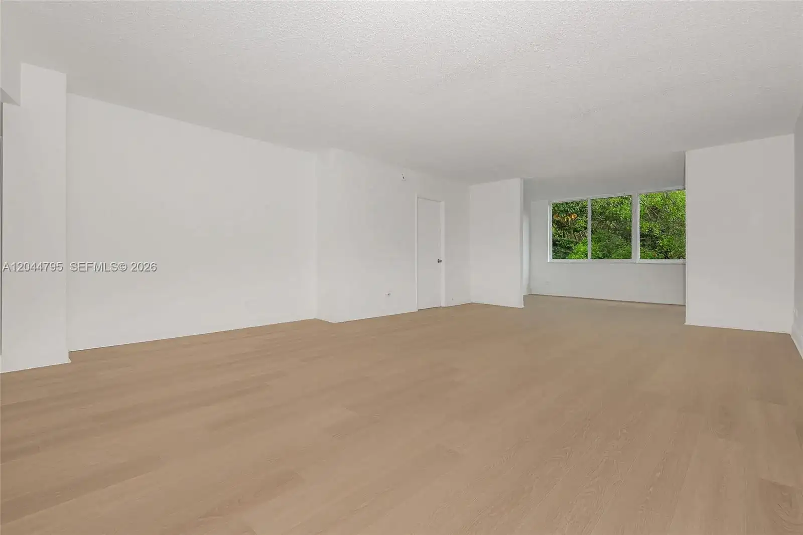 445 NE 195th St # 326, Miami FL 33179 photo 3