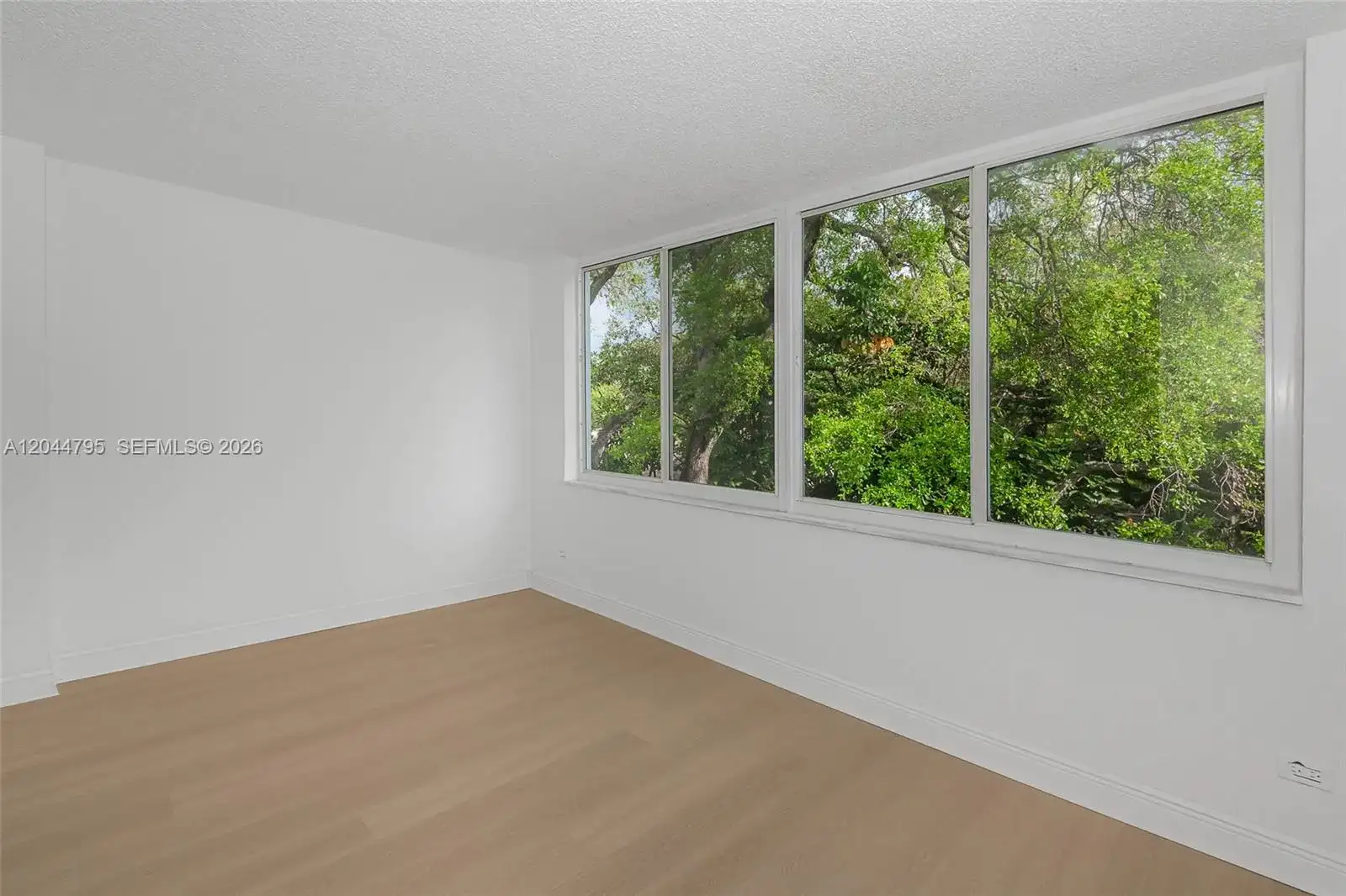 445 NE 195th St # 326, Miami FL 33179 photo 5