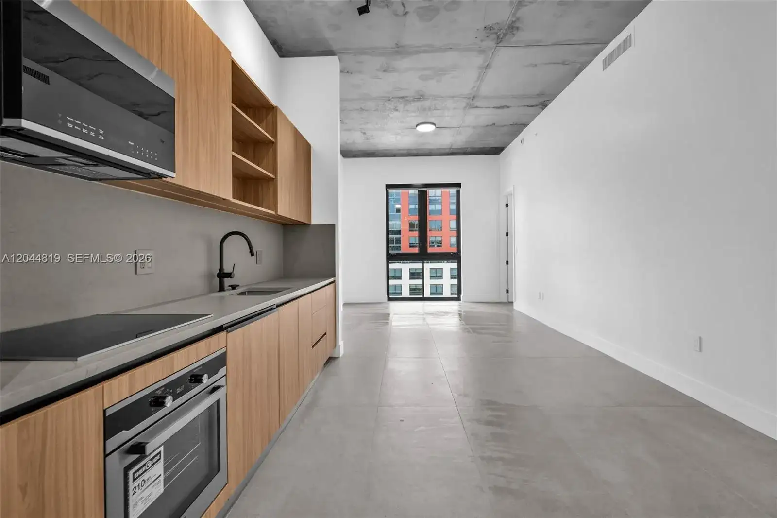 91 NW 27th St # 204, Miami FL 33127 photo 2