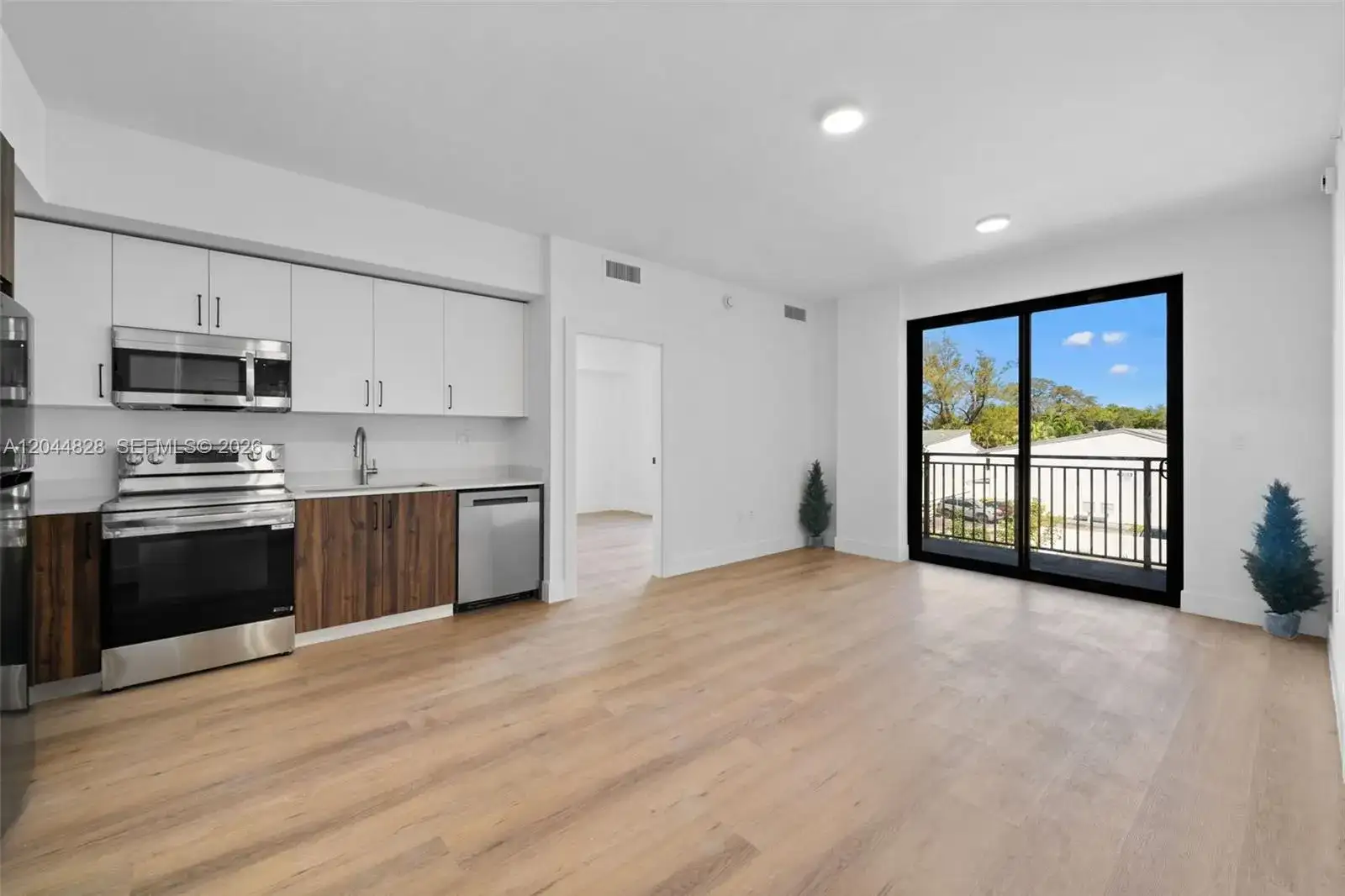 2479 NE 192nd St # 308, Miami FL 33180 photo 2