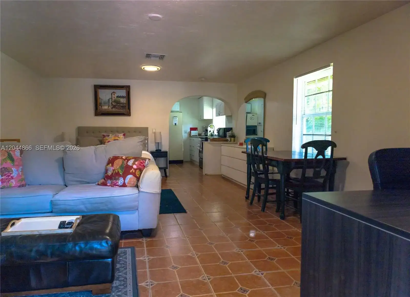 271 NE 154th St # 1, Miami FL 33162 photo 2