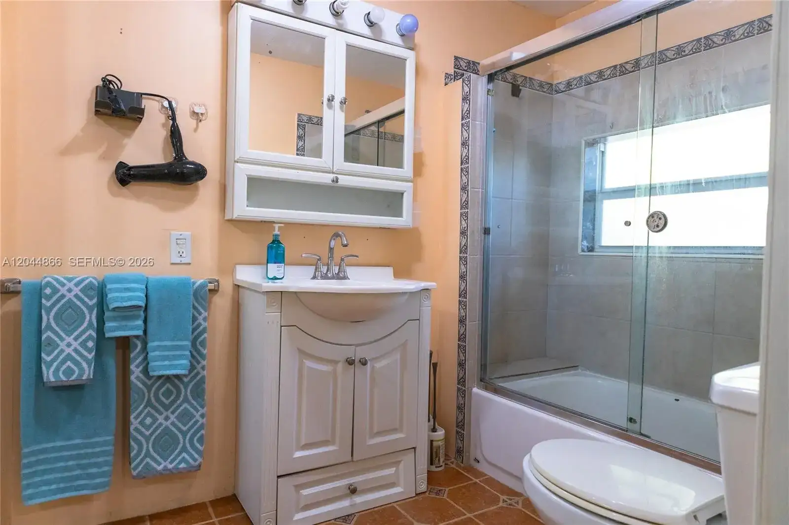 271 NE 154th St # 1, Miami FL 33162 photo 3