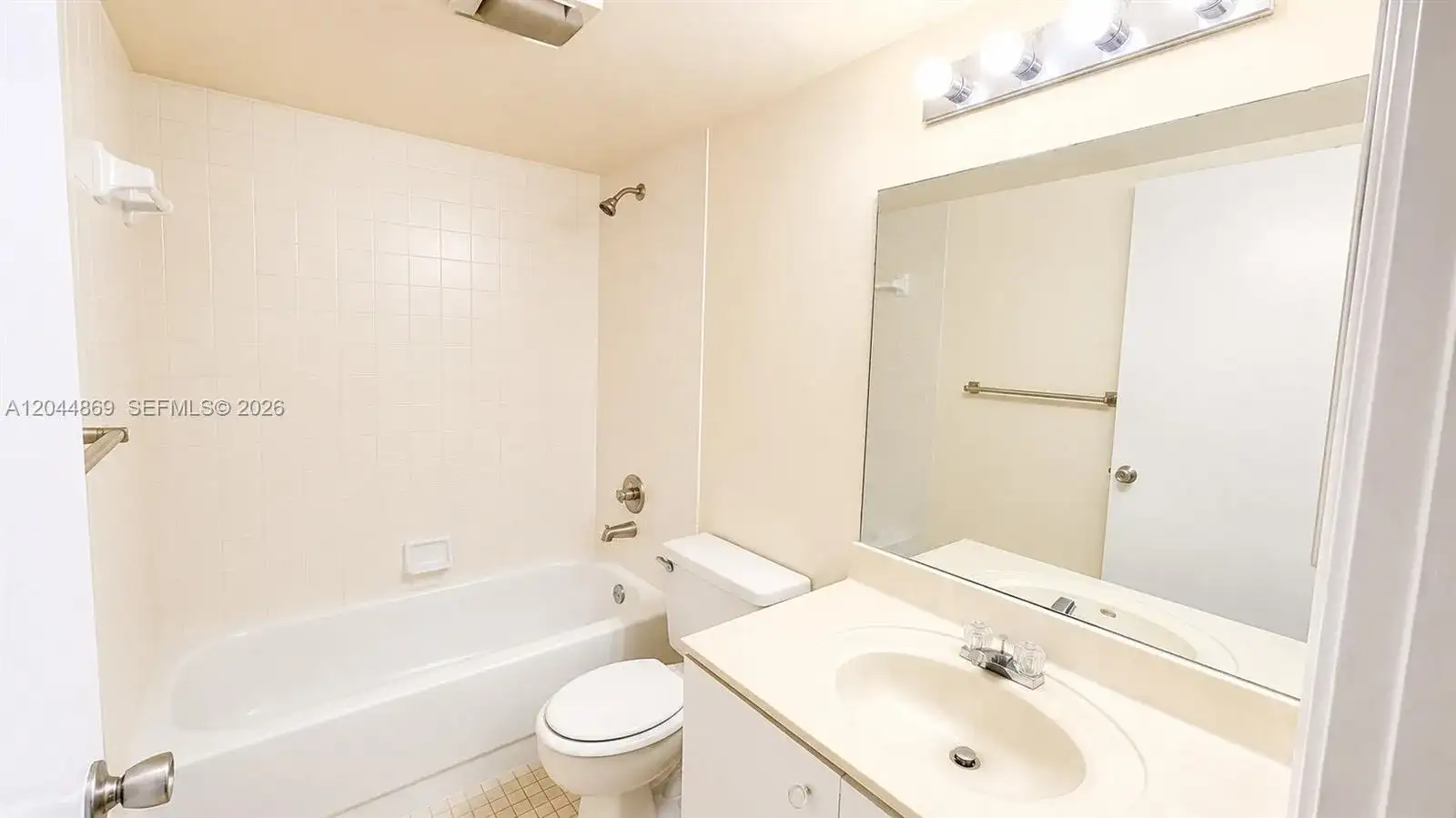 12900 SW 13th St # 413E, Pembroke Pines FL 33027 photo 5