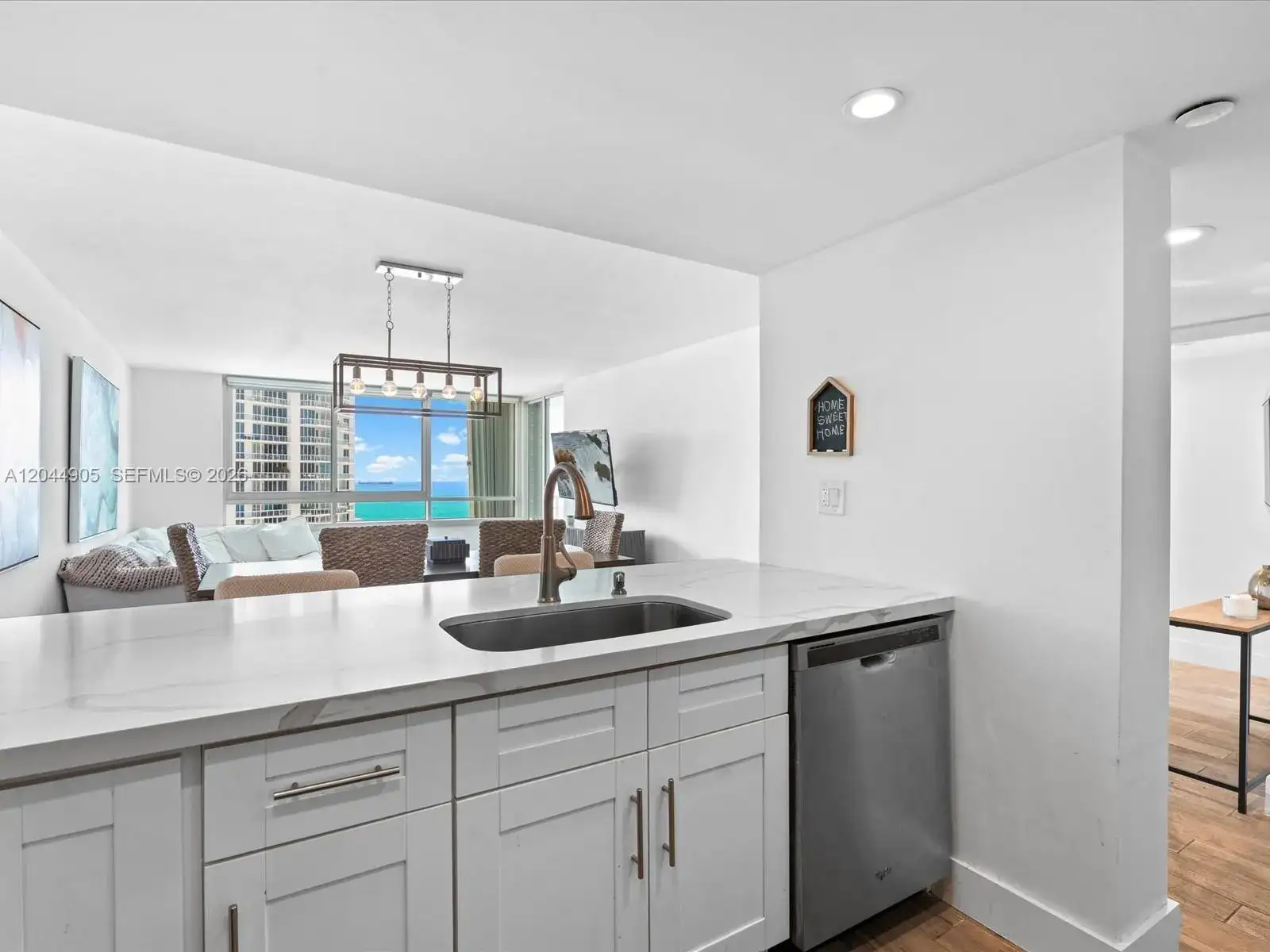 400 S Pointe Dr # 1102, Miami Beach FL 33139 photo 3