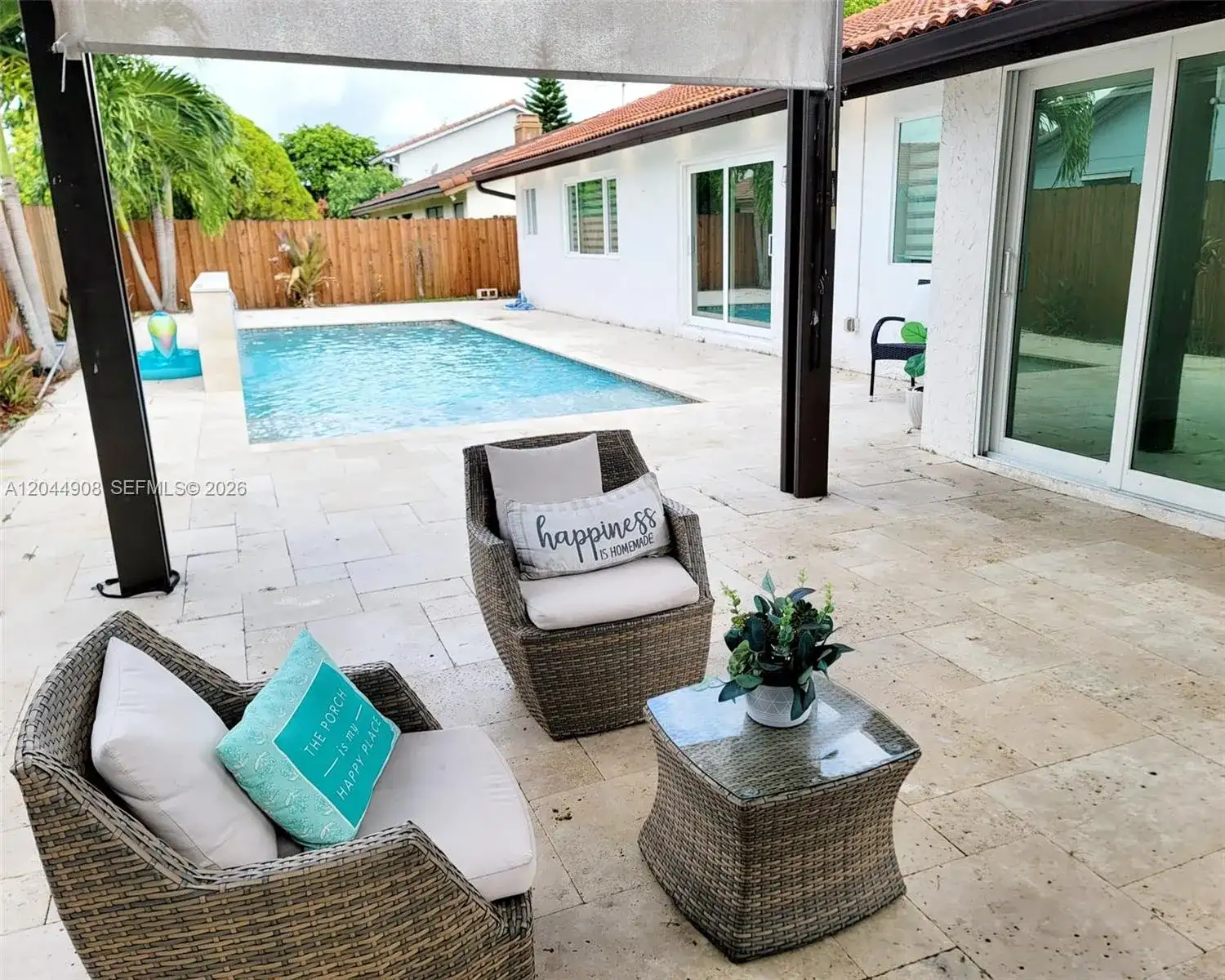 6324 NW 201st Ln, Hialeah FL 33015 photo 2