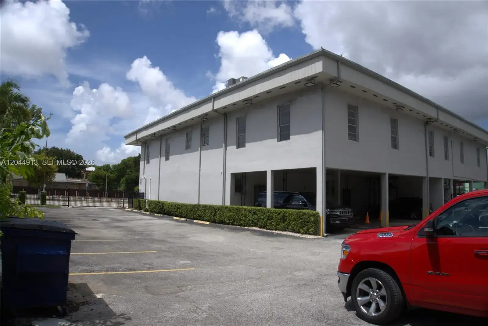 2433 NW 7th St, Miami FL 33125 photo 3