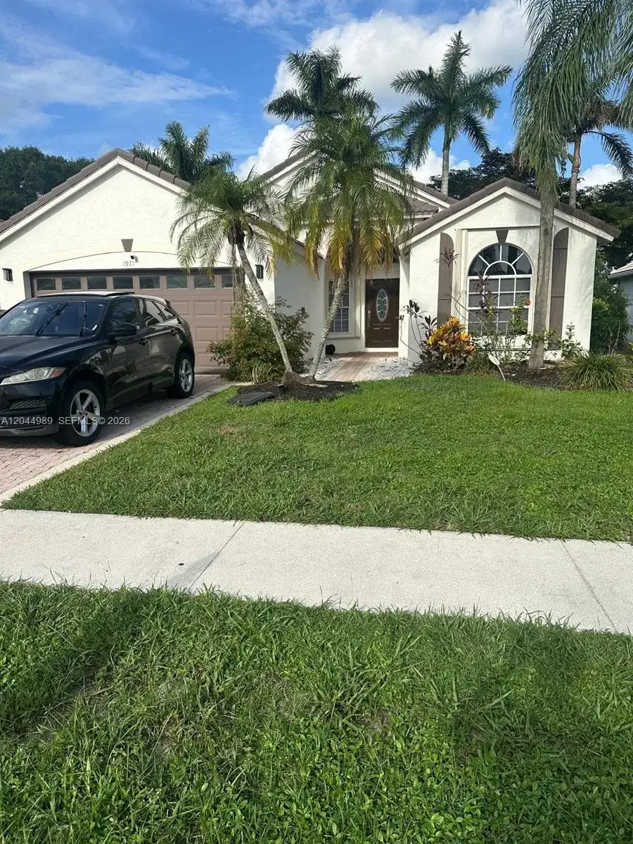 1971 Oak Berry Cir, Wellington FL 33414 photo 2
