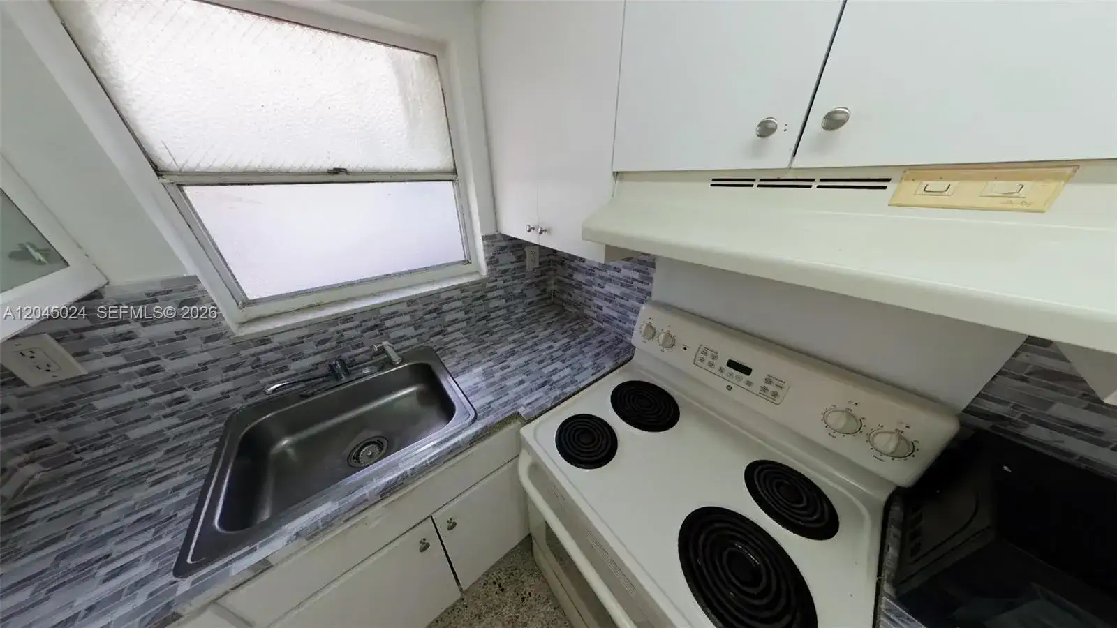 2712 W 10th Ave # 5, Hialeah FL 33010 photo 3