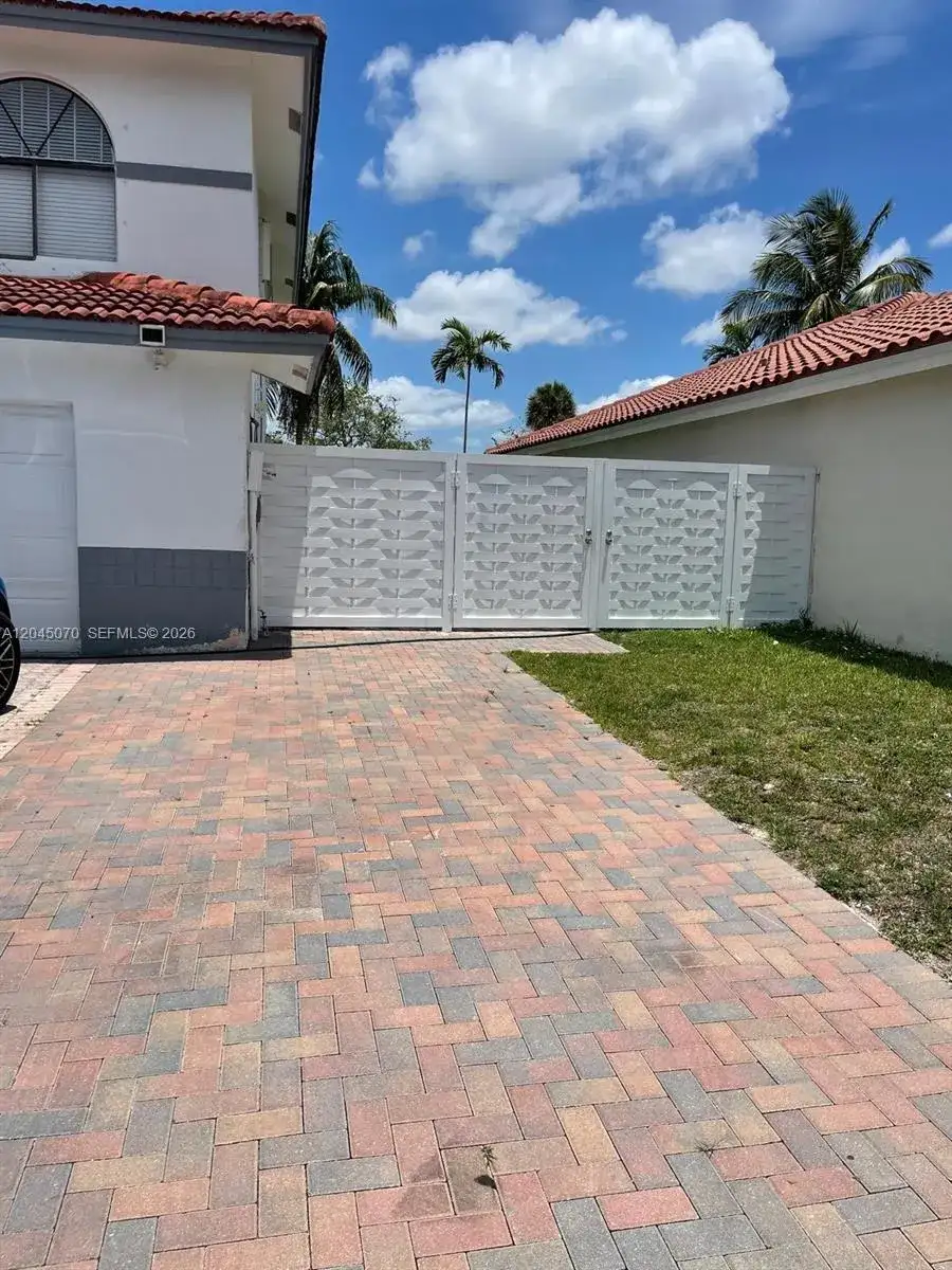 15975 SW 109th St # 1, Miami FL 33196 photo 2