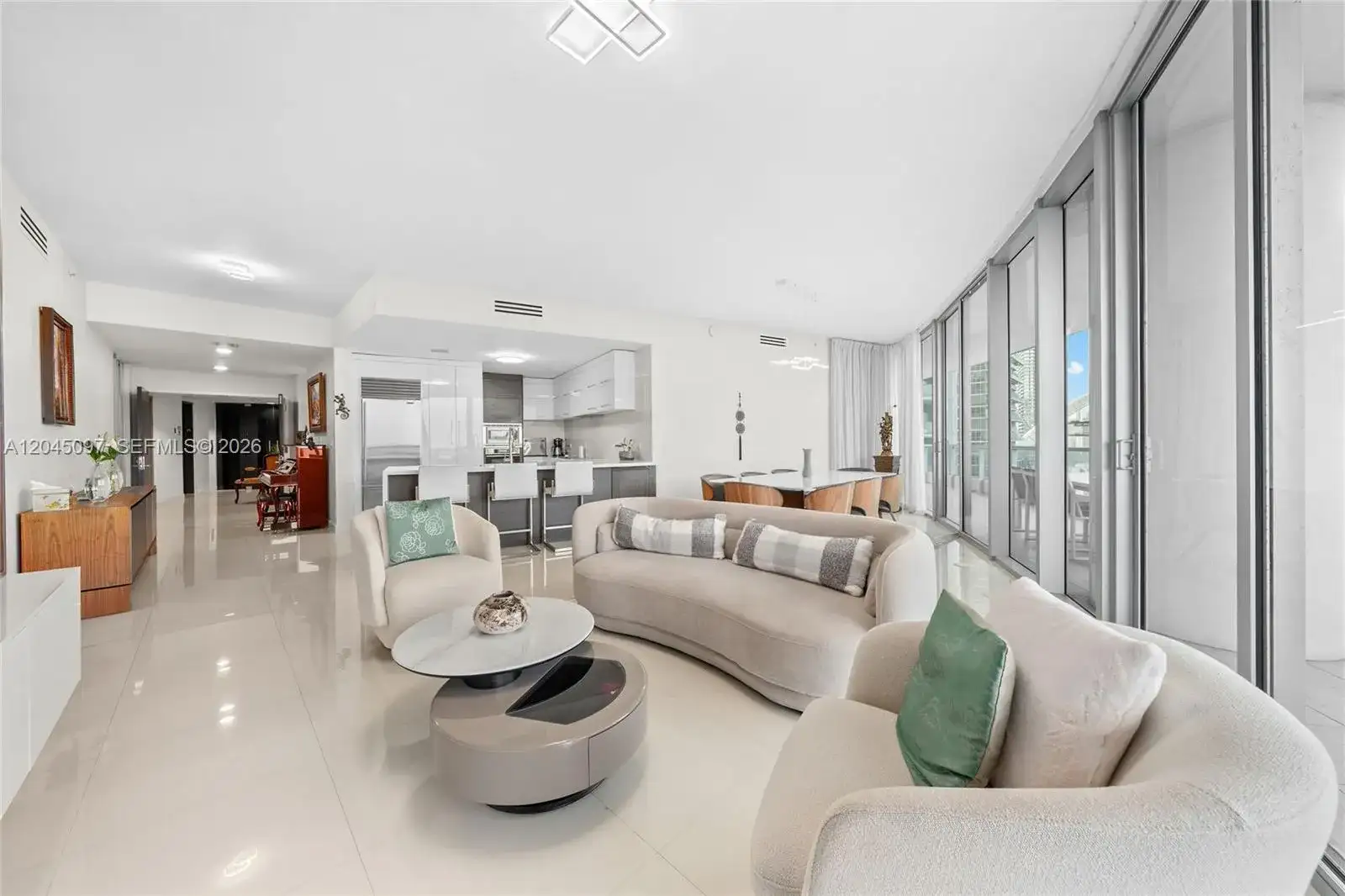 900 Biscayne Blvd # 2506, Miami FL 33132 photo 2