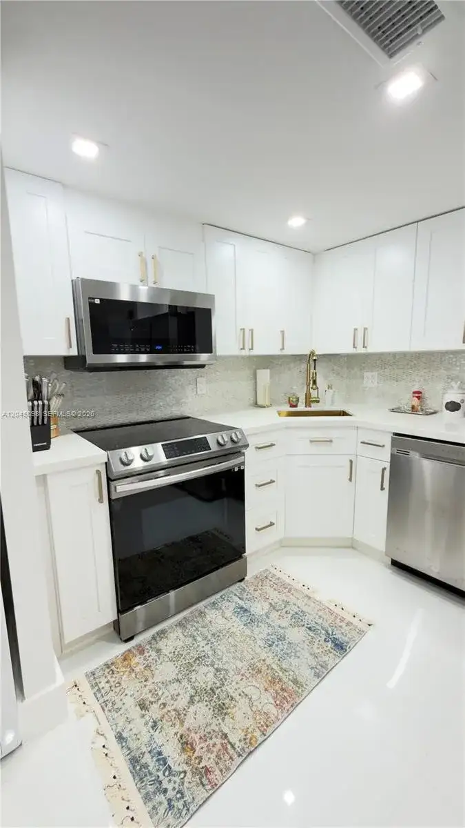 2333 Brickell Ave # 614, Miami FL 33129 photo 3