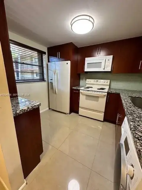 10845 SW 112th Ave # 211, Miami FL 33176 photo 4
