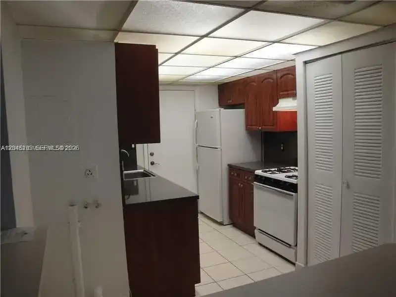 18111 NW 68th Ave # I208, Hialeah FL 33015 photo 4