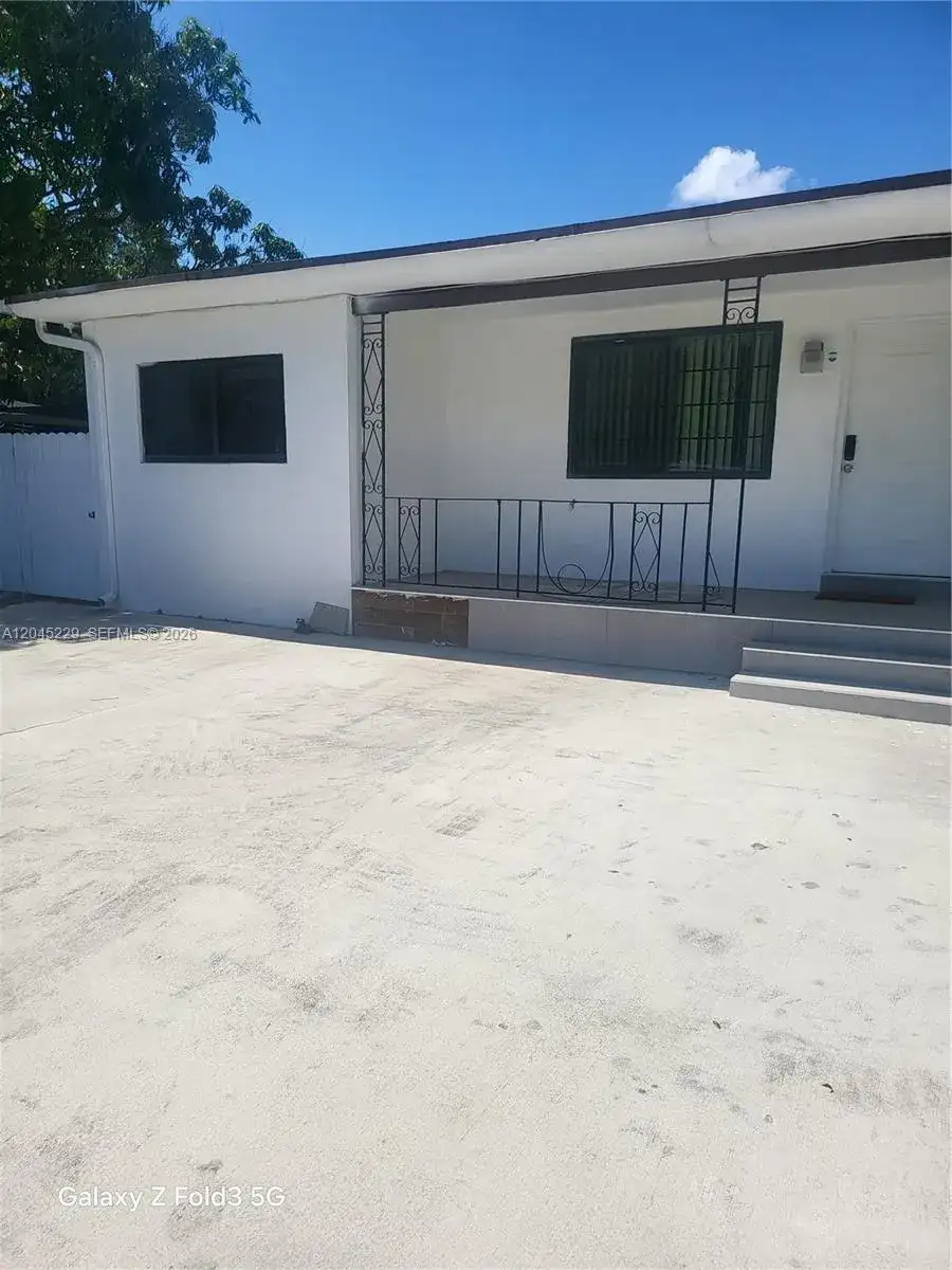 2467 NW 95th Ter, Miami FL 33147 photo 2