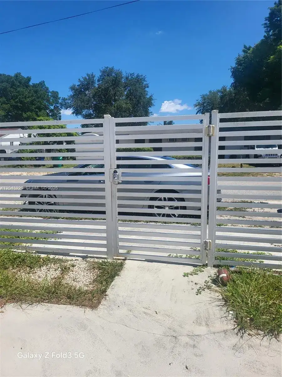 2467 NW 95th Ter, Miami FL 33147 photo 5