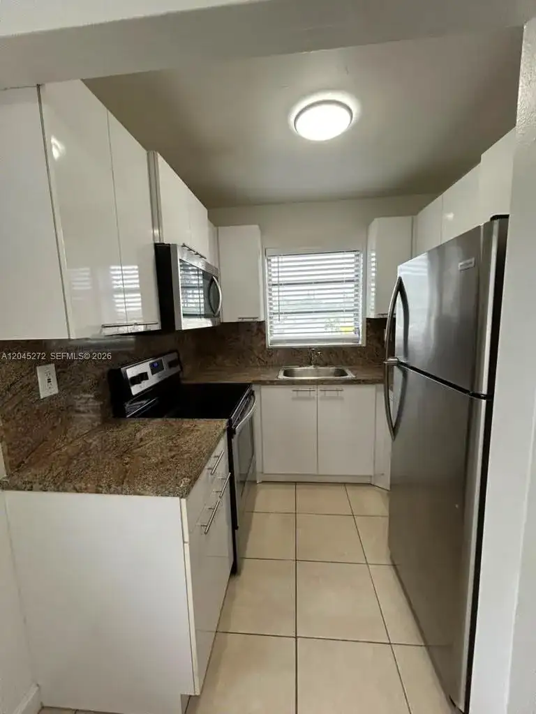 2435 Van Buren St APT 1B, Hollywood FL 33020 photo 5