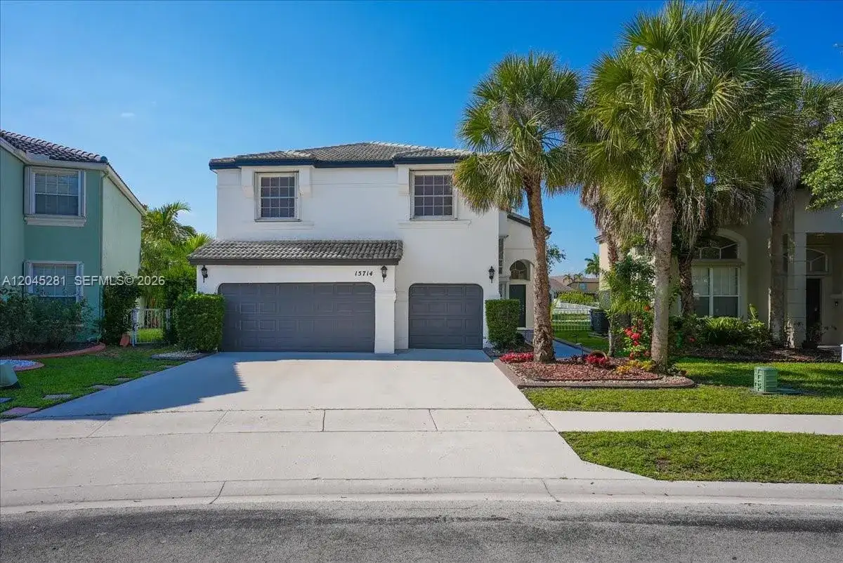 15714 NW 10th St, Pembroke Pines FL 33028 photo 2