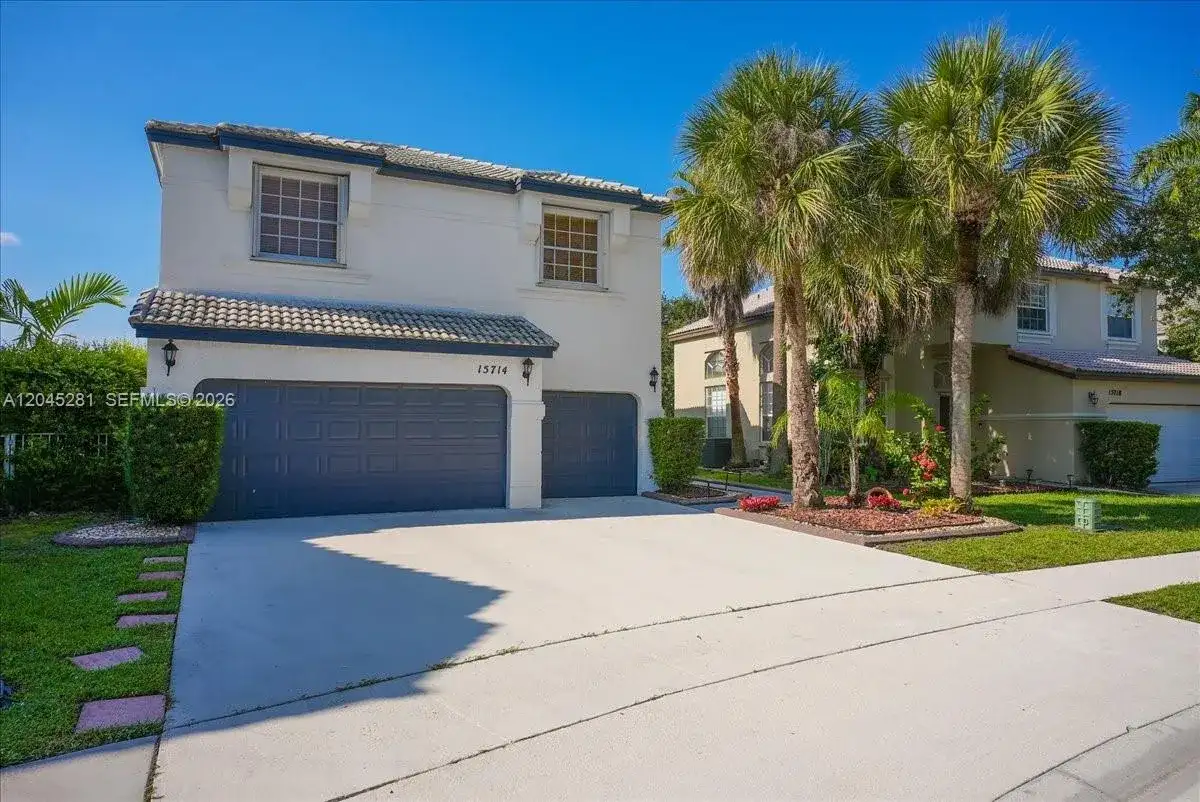 15714 NW 10th St, Pembroke Pines FL 33028 photo 3