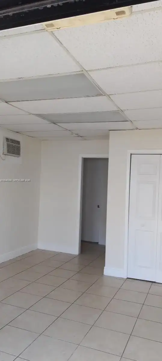 2067 W 62nd St, Hialeah FL 33016 photo 2