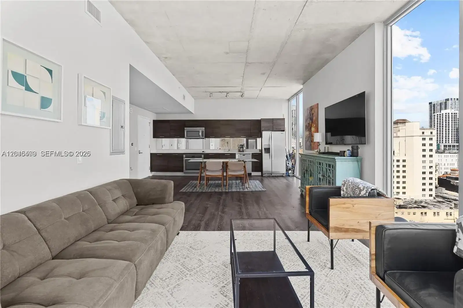 151 SE 1st St # 1402, Miami FL 33131 photo 2