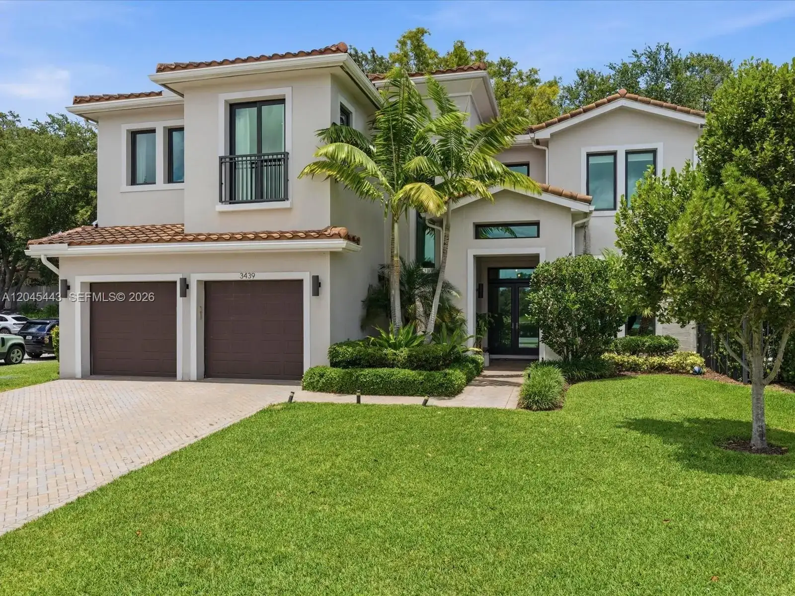 3439 N Brookfield Cir N, Hollywood FL 33312 photo 2
