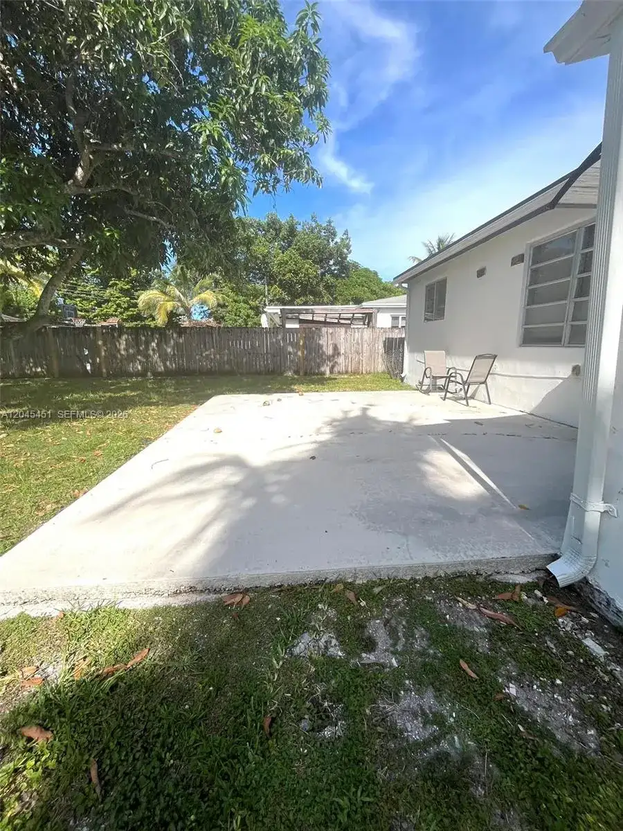 611 NE 171st St, North Miami Beach FL 33162 photo 5