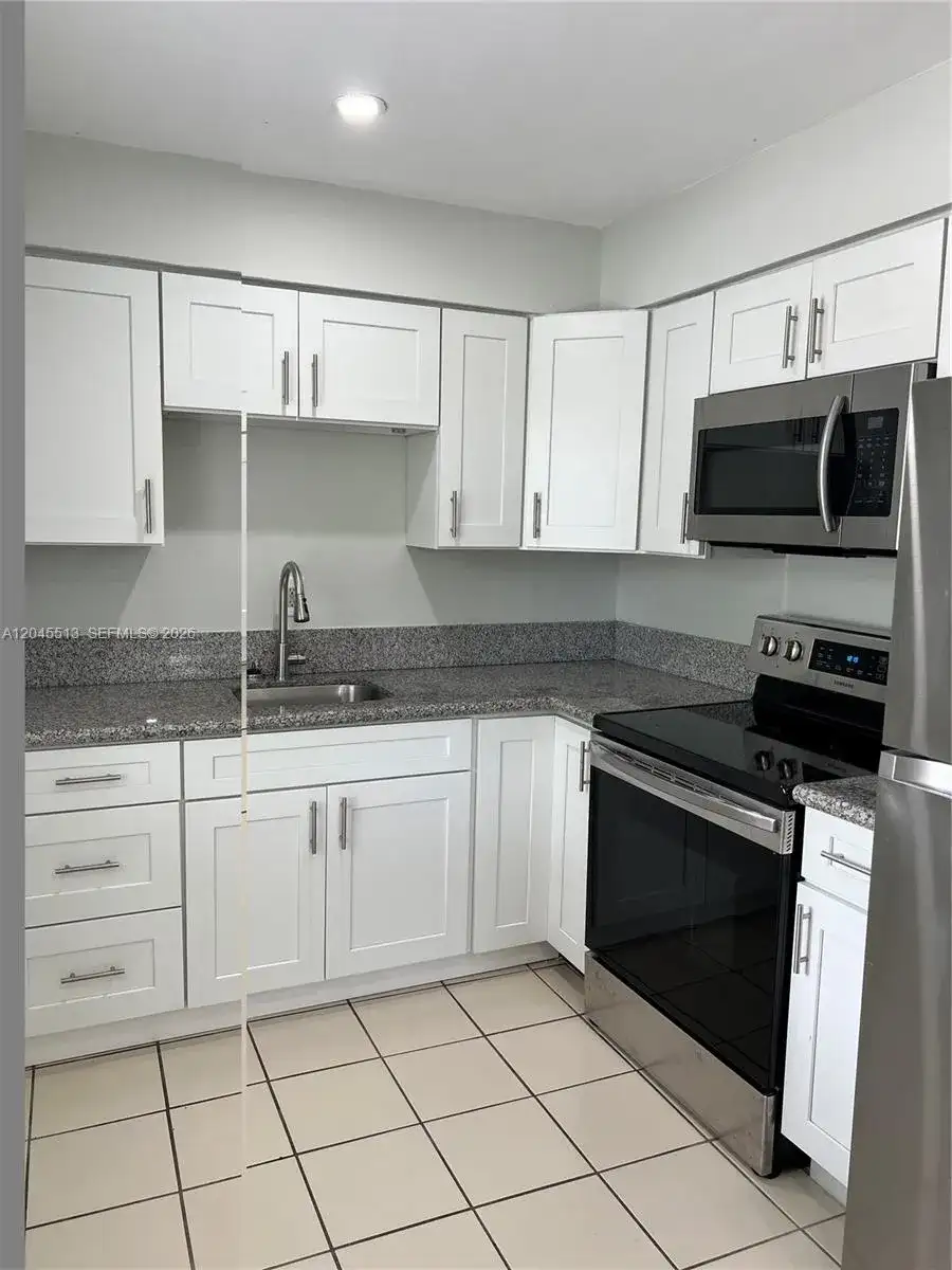 325 SW 14th Ct # C, Fort Lauderdale FL 33315 photo 3