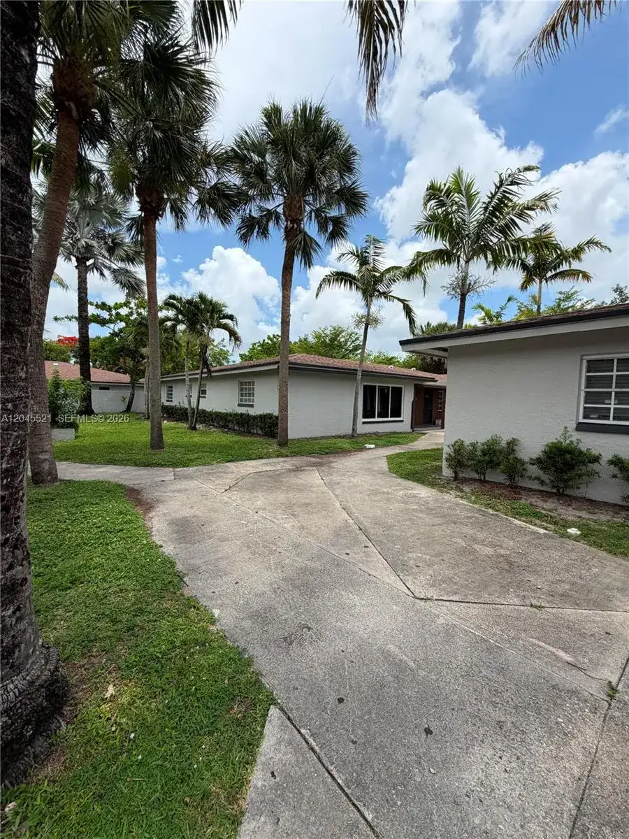 6108 NW 26th St, Sunrise FL 33313 photo 2