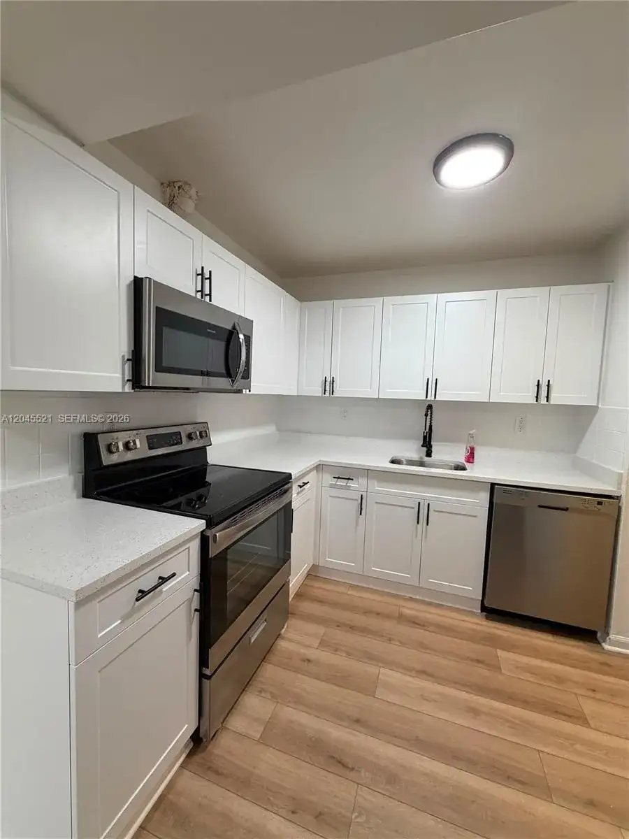 6108 NW 26th St, Sunrise FL 33313 photo 5