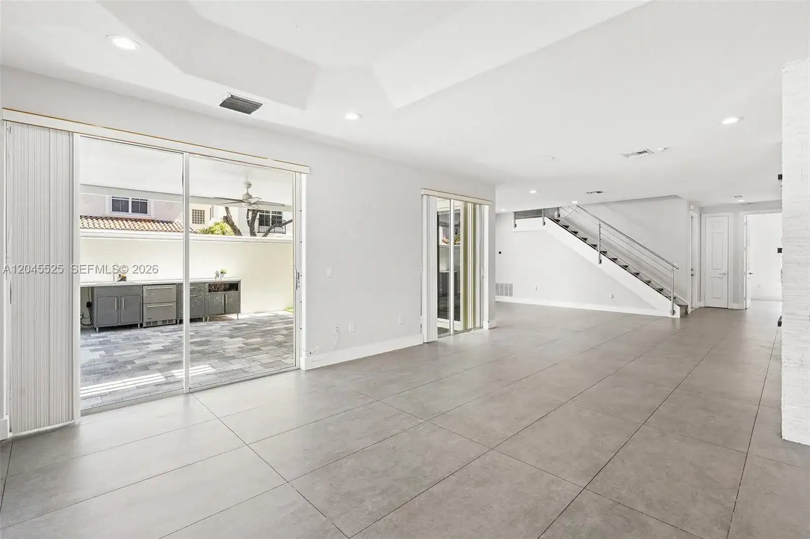 1549 Shoreline Way, Hollywood FL 33019 photo 2