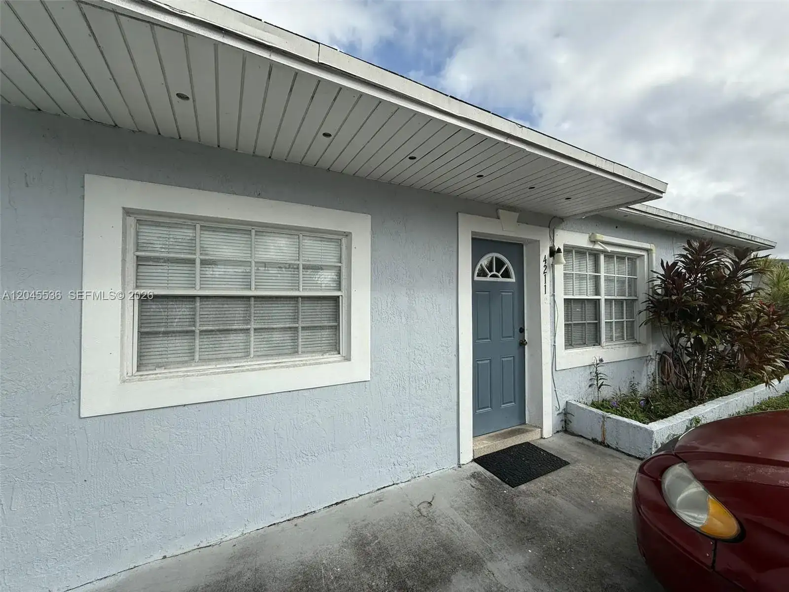 4211 SW 38th St, West Park FL 33023 photo 3