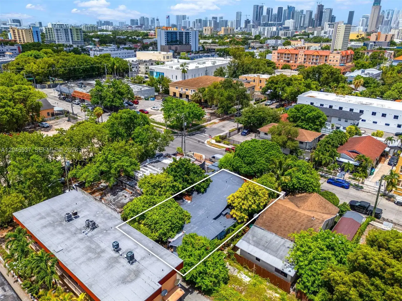 210 SW 13th Ave, Miami FL 33135 photo 4