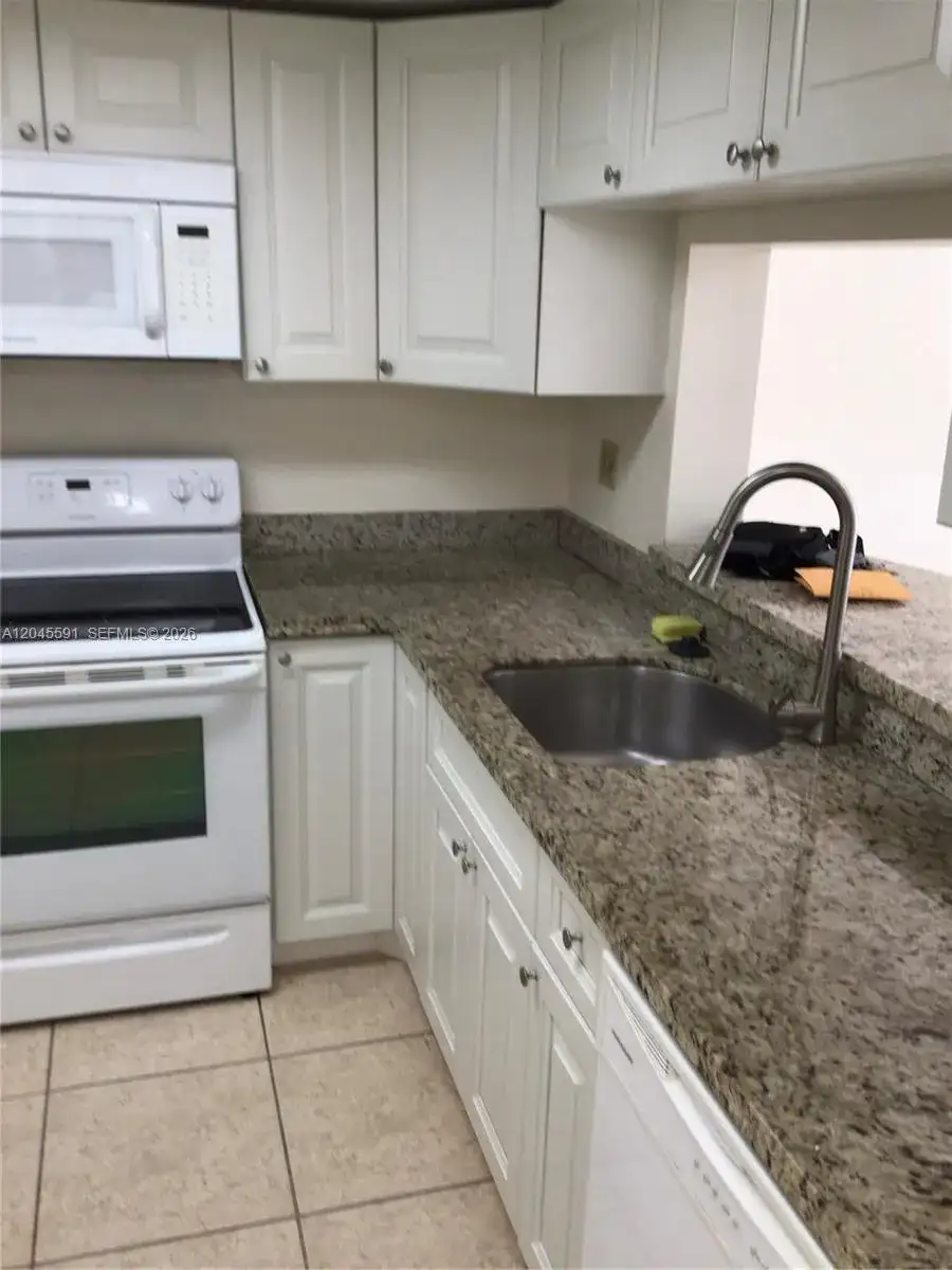 10975 SW 107th St # 302, Miami FL 33176 photo 4