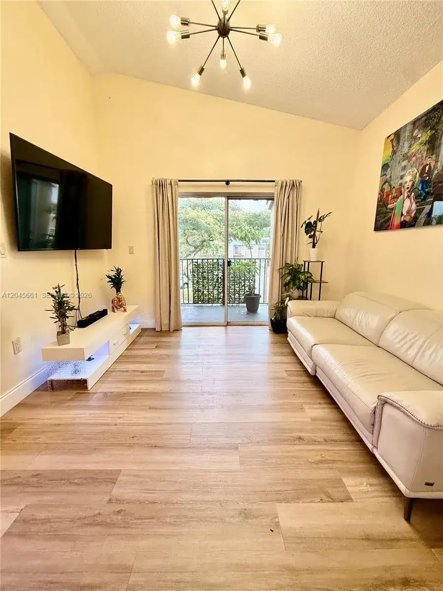 2361 NW 96th Ter # 18H, Pembroke Pines FL 33024 photo 2